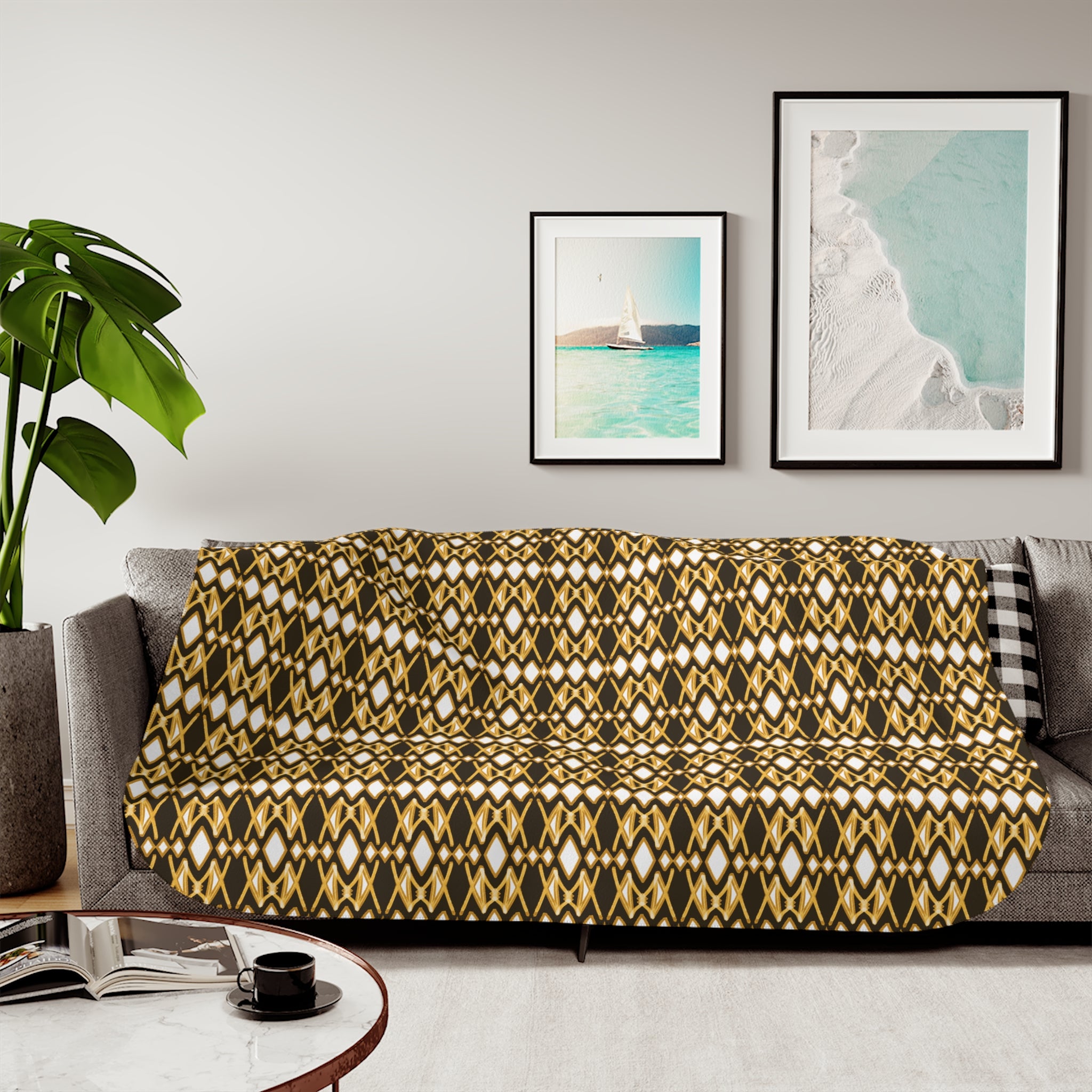 Yellow & Black Geometric Design Cozy Sherpa Blanket for All Seasons, Decorative Throw, Warm Blanket for Couch, Perfect Gift for Home, Two Colors